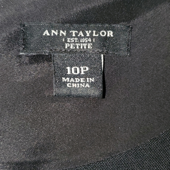 Ann Taylor Petite Seamed Fit Sheath Little Black Sleeveless Dress SZ 10P - Picture 4 of 6